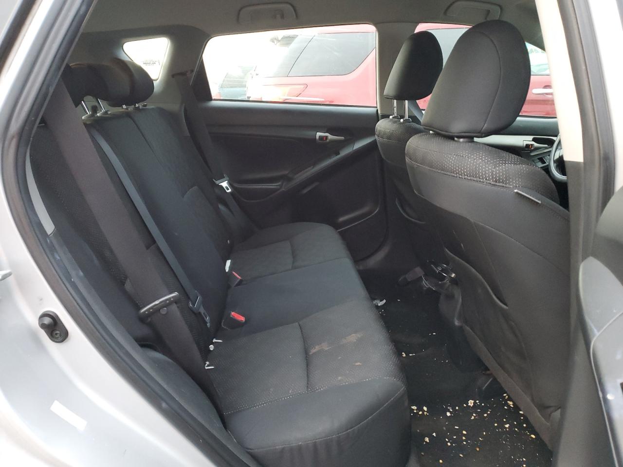 2010 Pontiac Vibe - Image 10