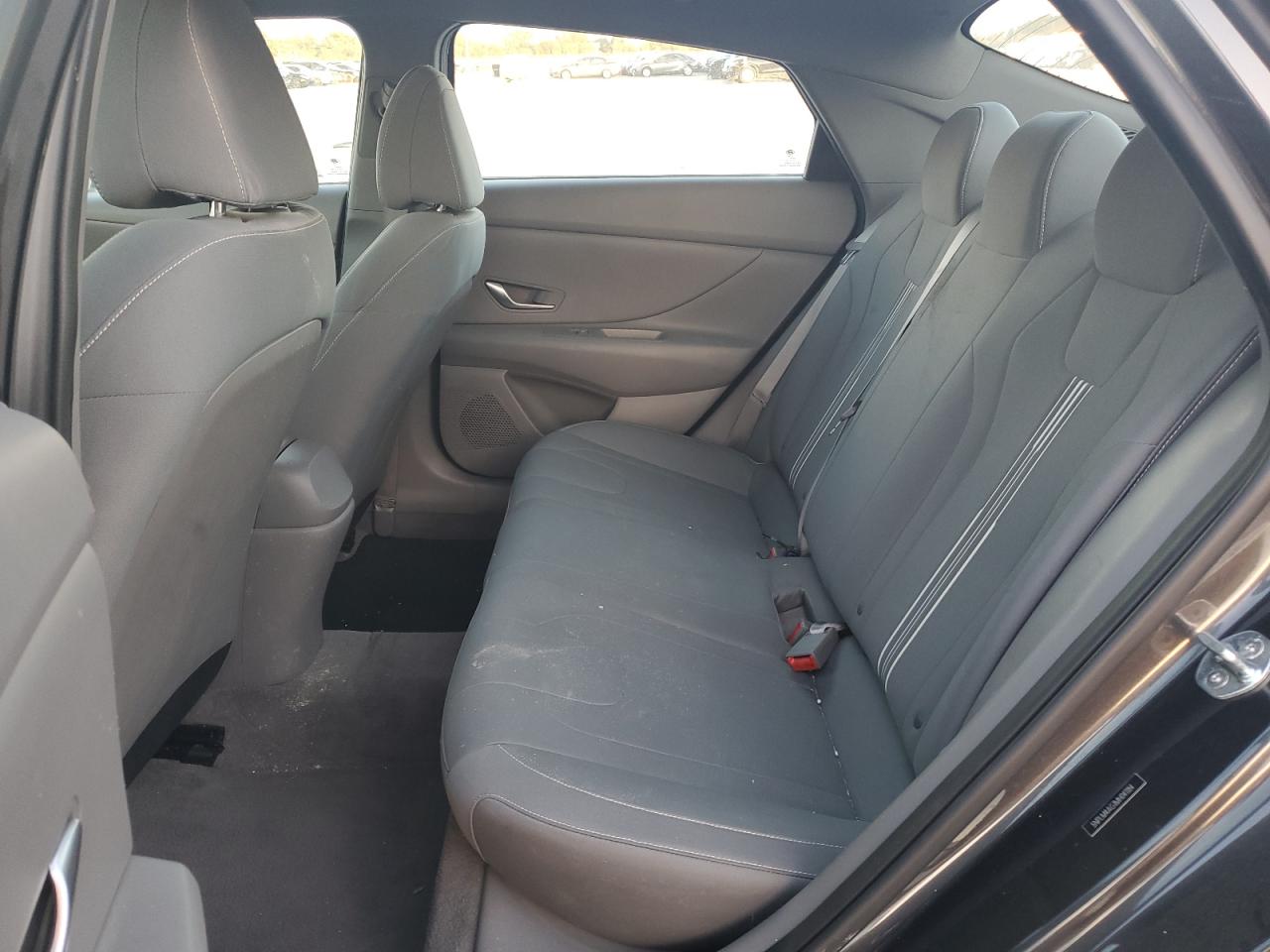 2021 Hyundai Elantra - Image 11