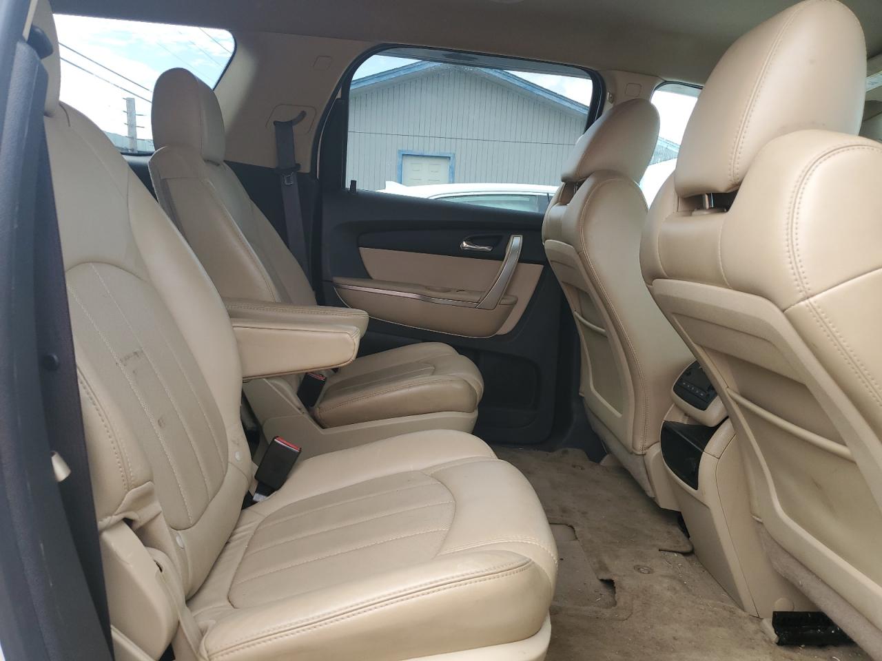 2011 GMC Acadia - Image 11