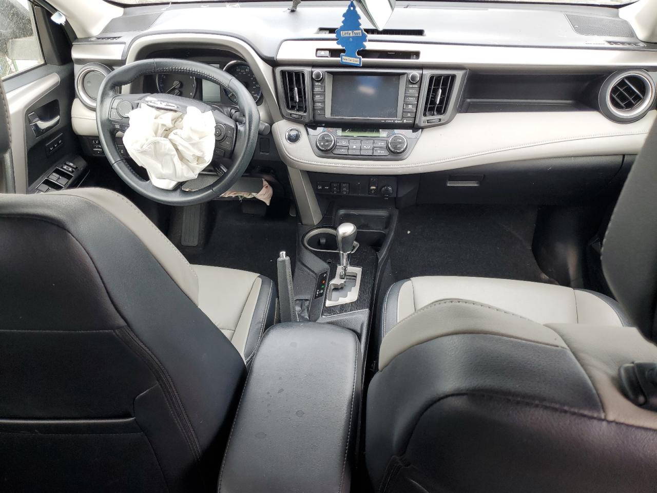 2016 Toyota RAV 4 - Image 8