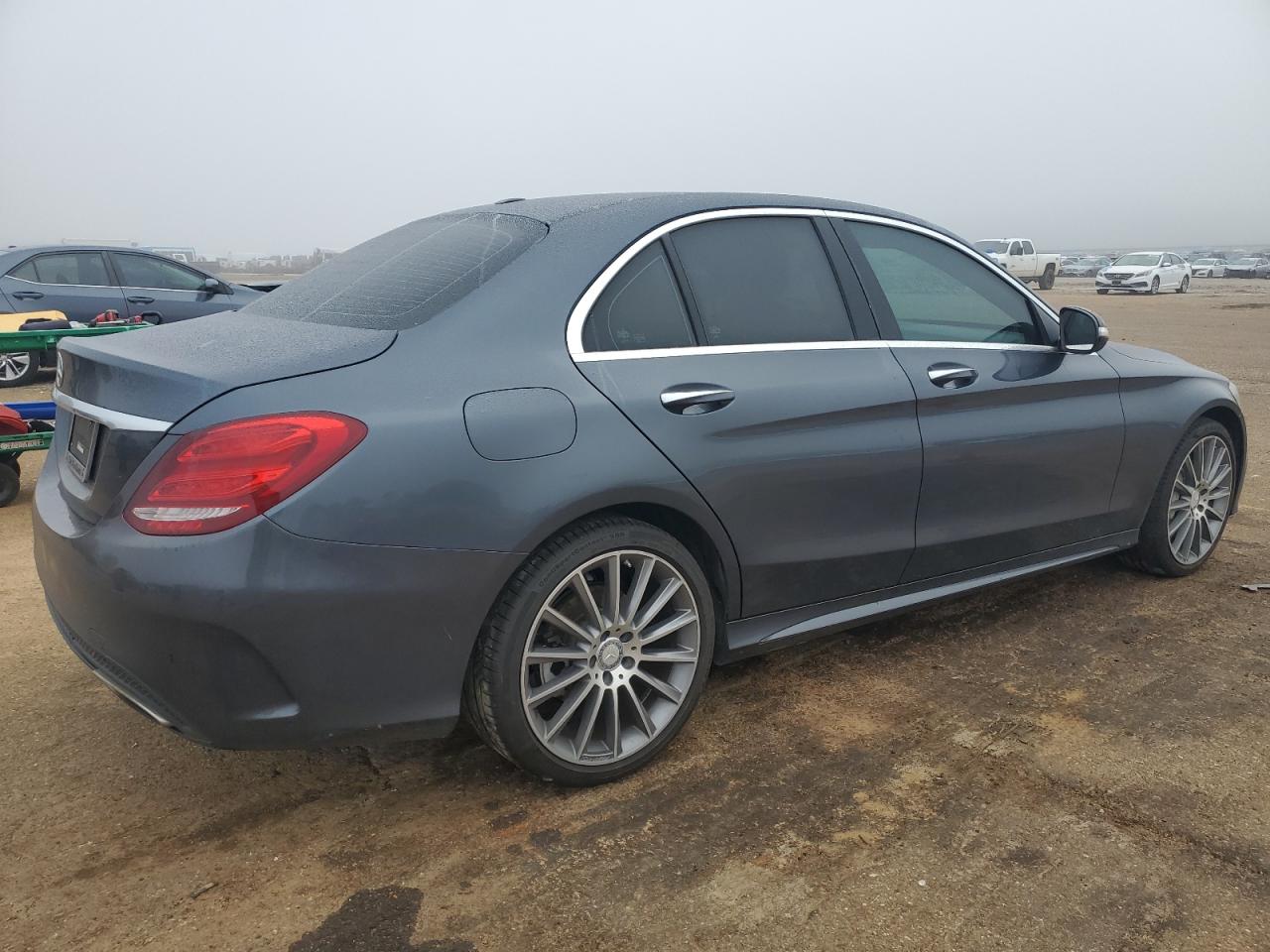 VIN 55SWF4JB9FU055684 2015 MERCEDES-BENZ C-CLASS no.3