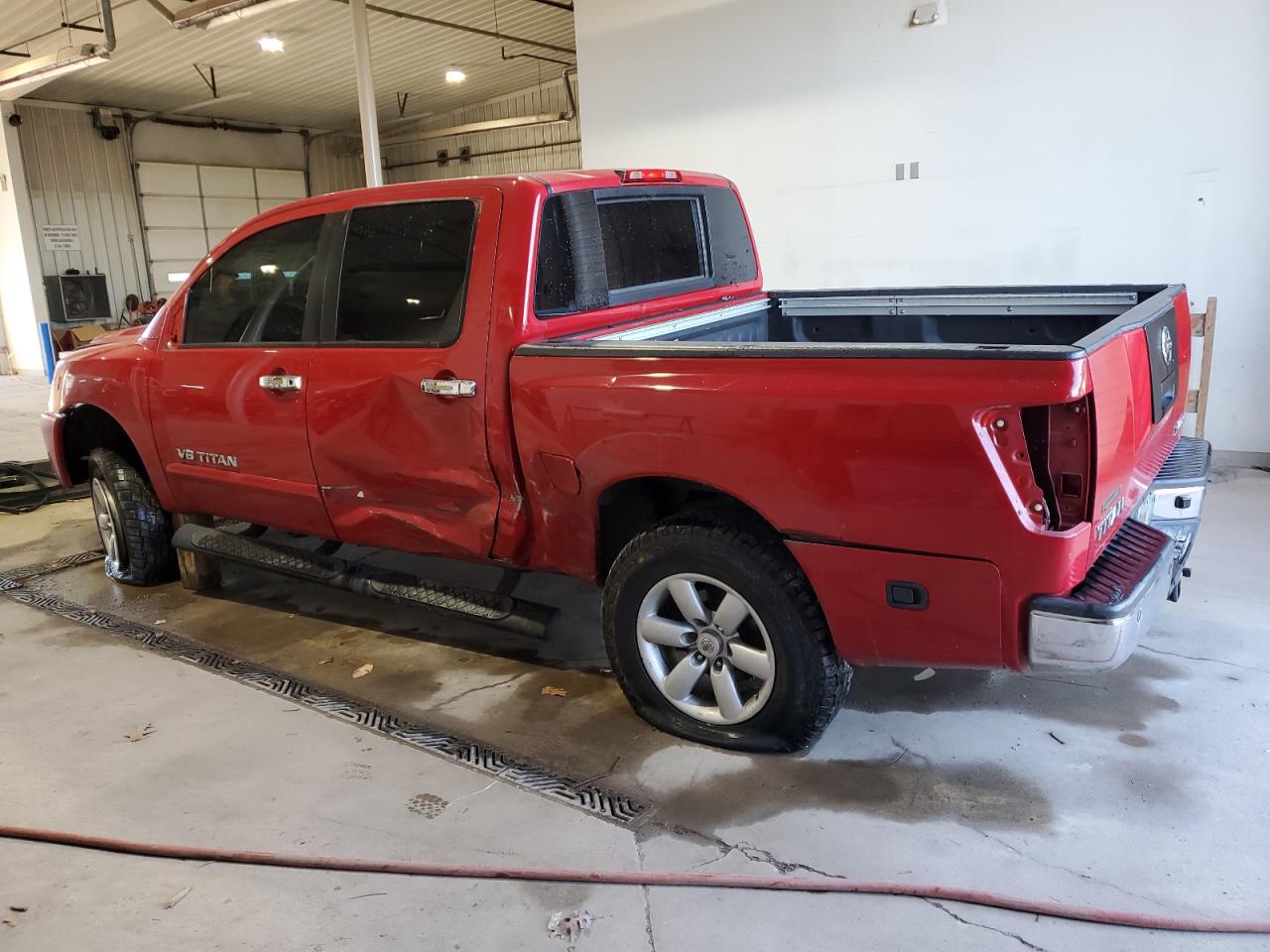 2011 Nissan Titan - Image 2