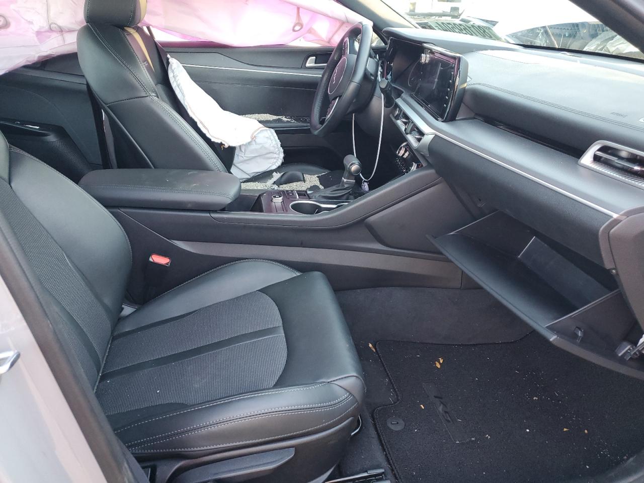 2022 Kia K5 - Image 7