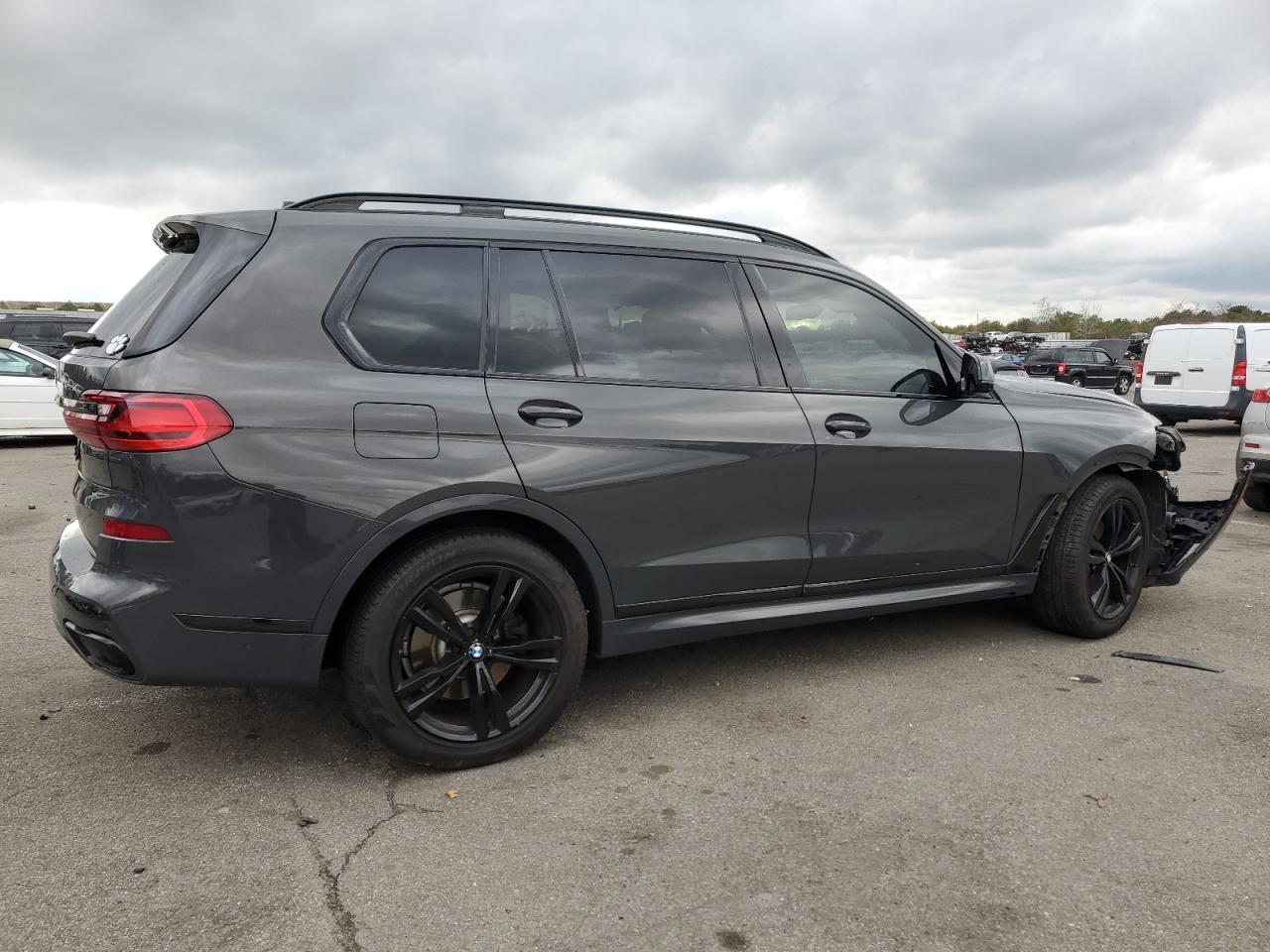 2021 BMW X7 - Image 3