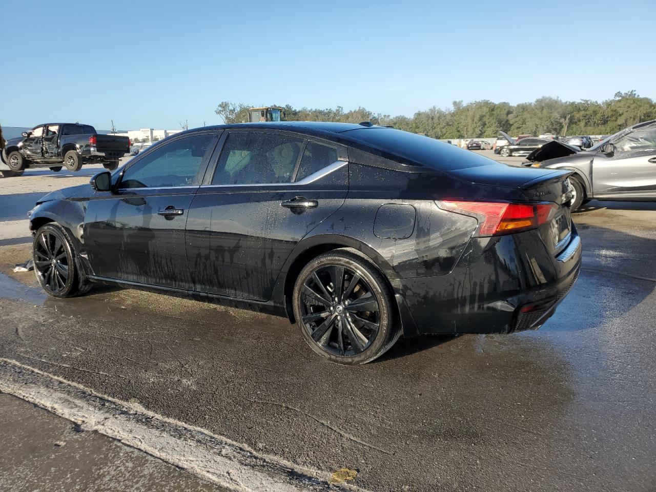 2022 Nissan Altima - Image 2