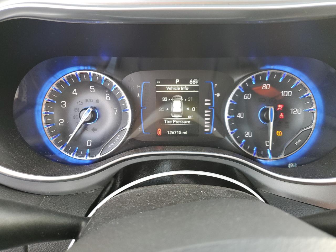 2018 Chrysler Pacifica - Image 9