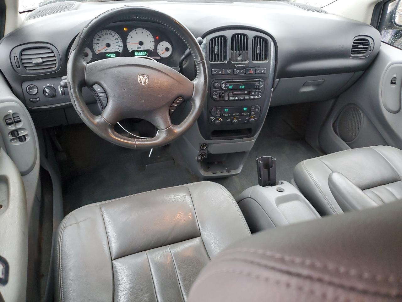 2005 Dodge Caravan - Image 8