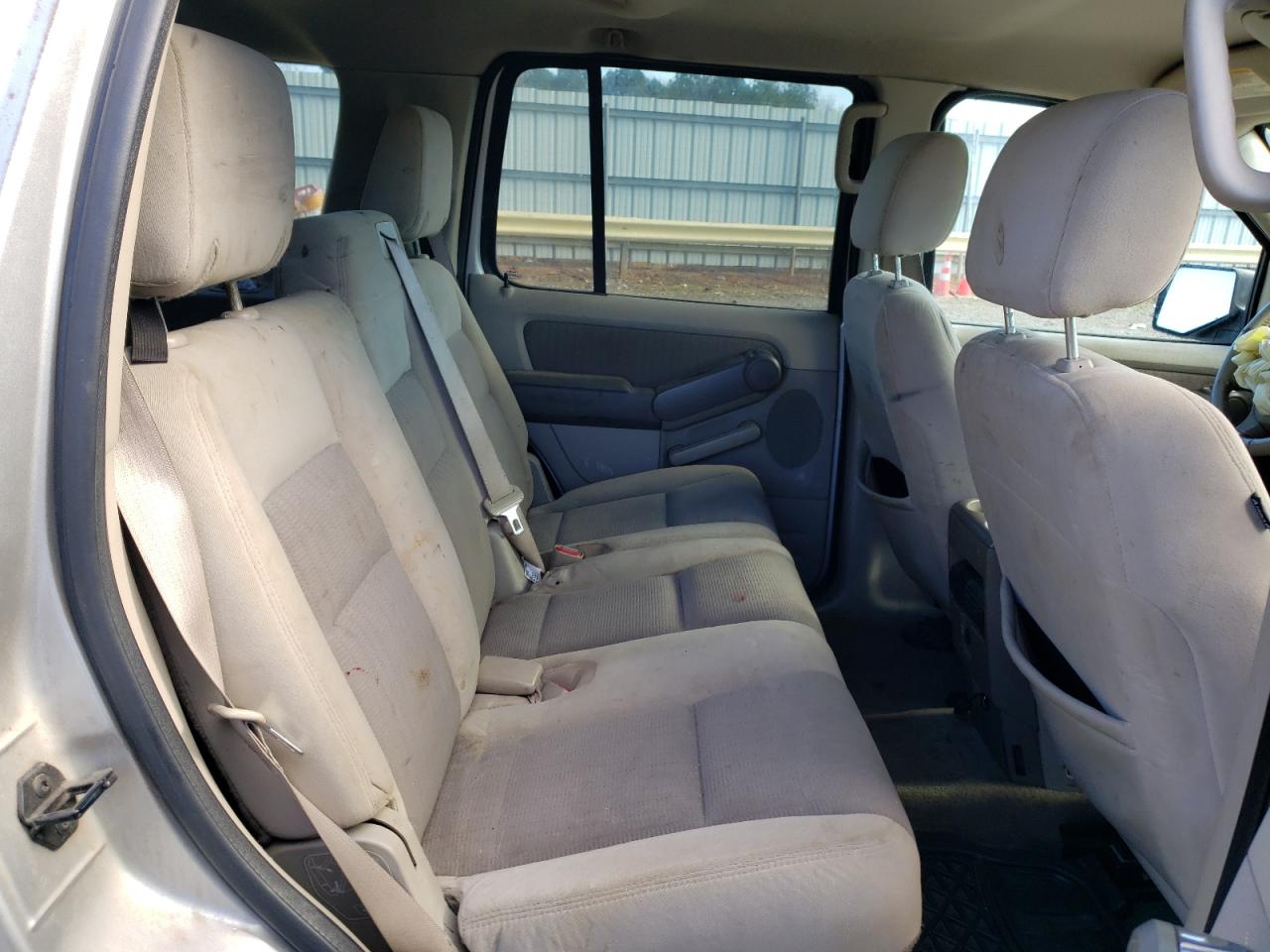 2007 Ford Explorer - Image 11