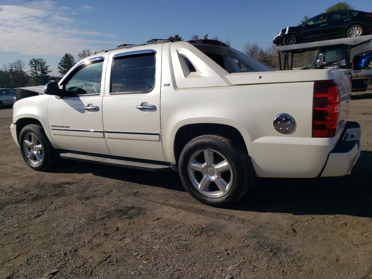 2012 Chevrolet Avalanche - Image 2