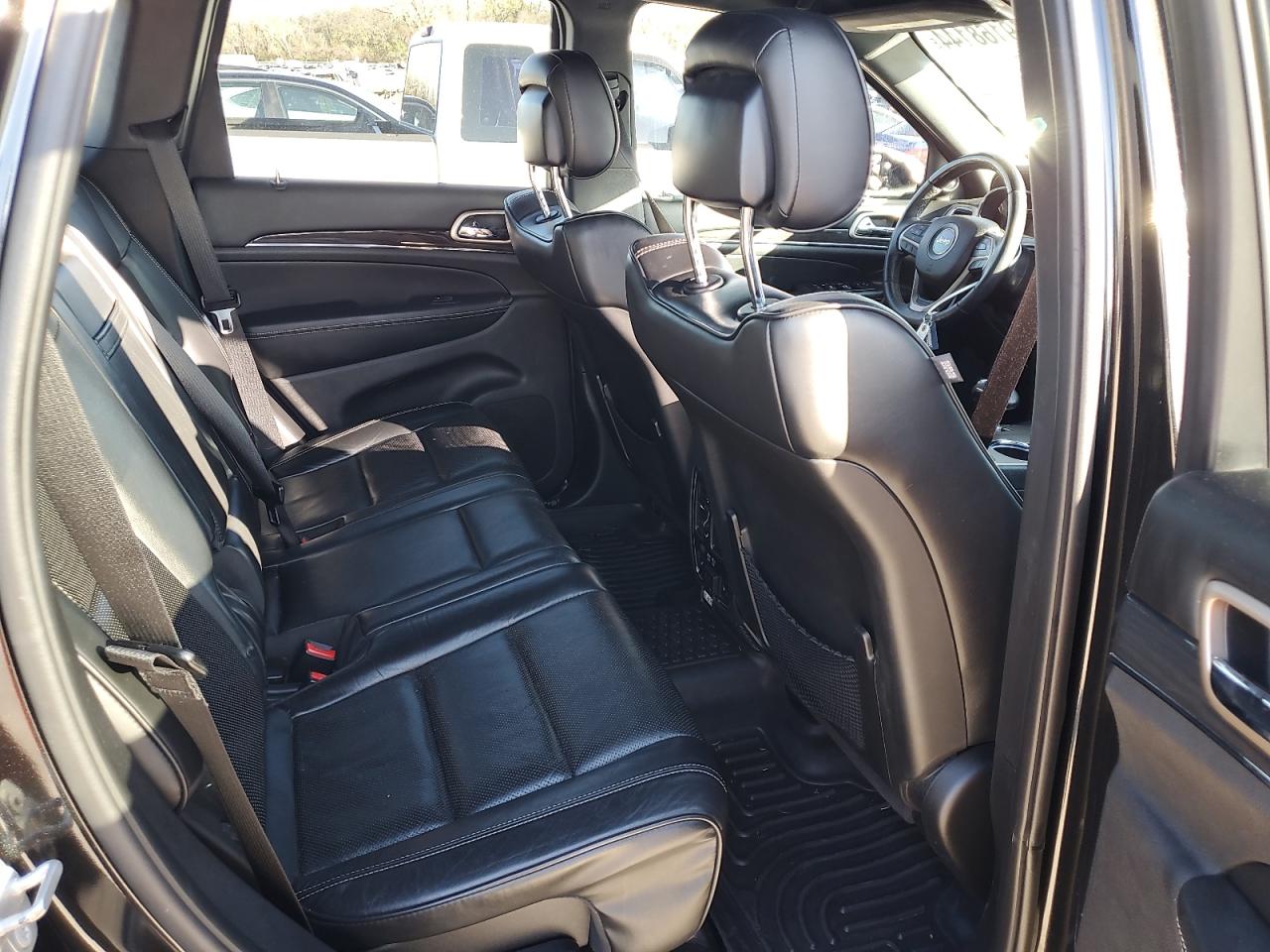 2015 Jeep Grand Cherokee - Image 11