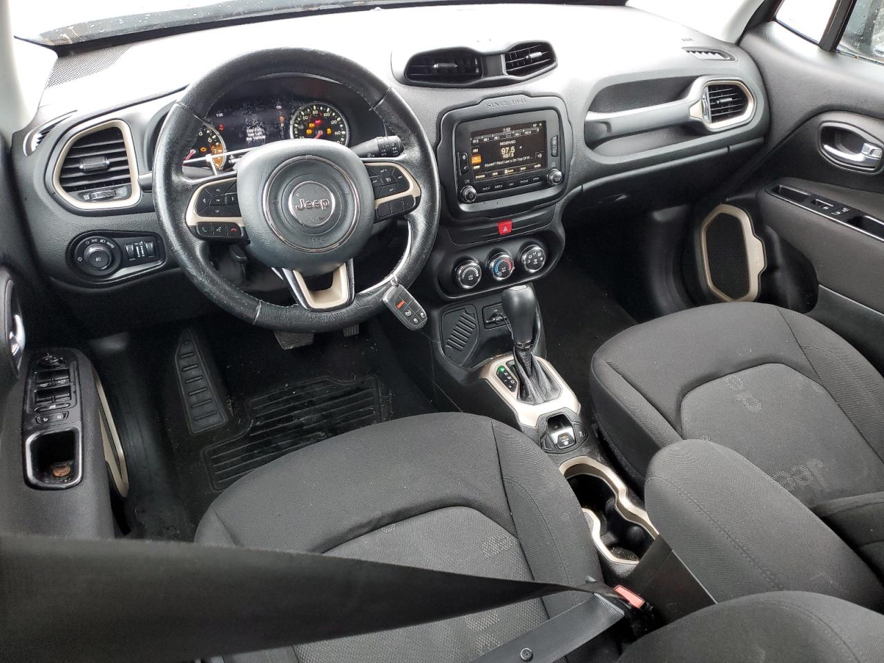 2017 Jeep Renegade - Image 8
