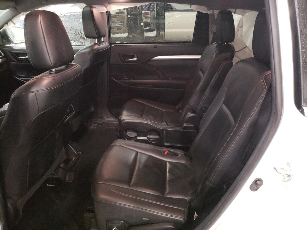 2019 Toyota Highlander - Image 11