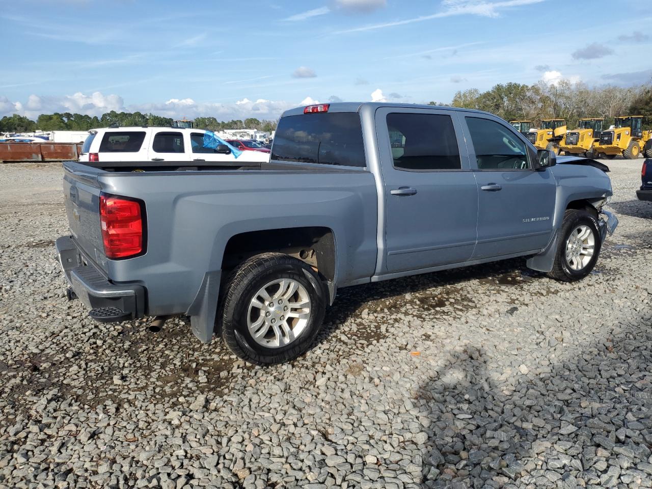 2015 Chevrolet Silverado - Image 3