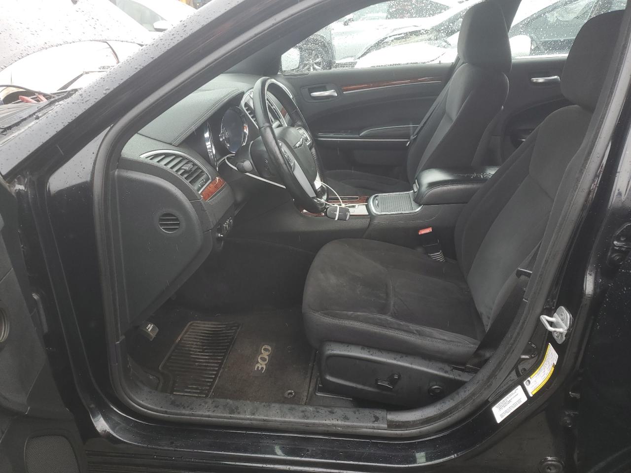2012 Chrysler 300 - Image 7