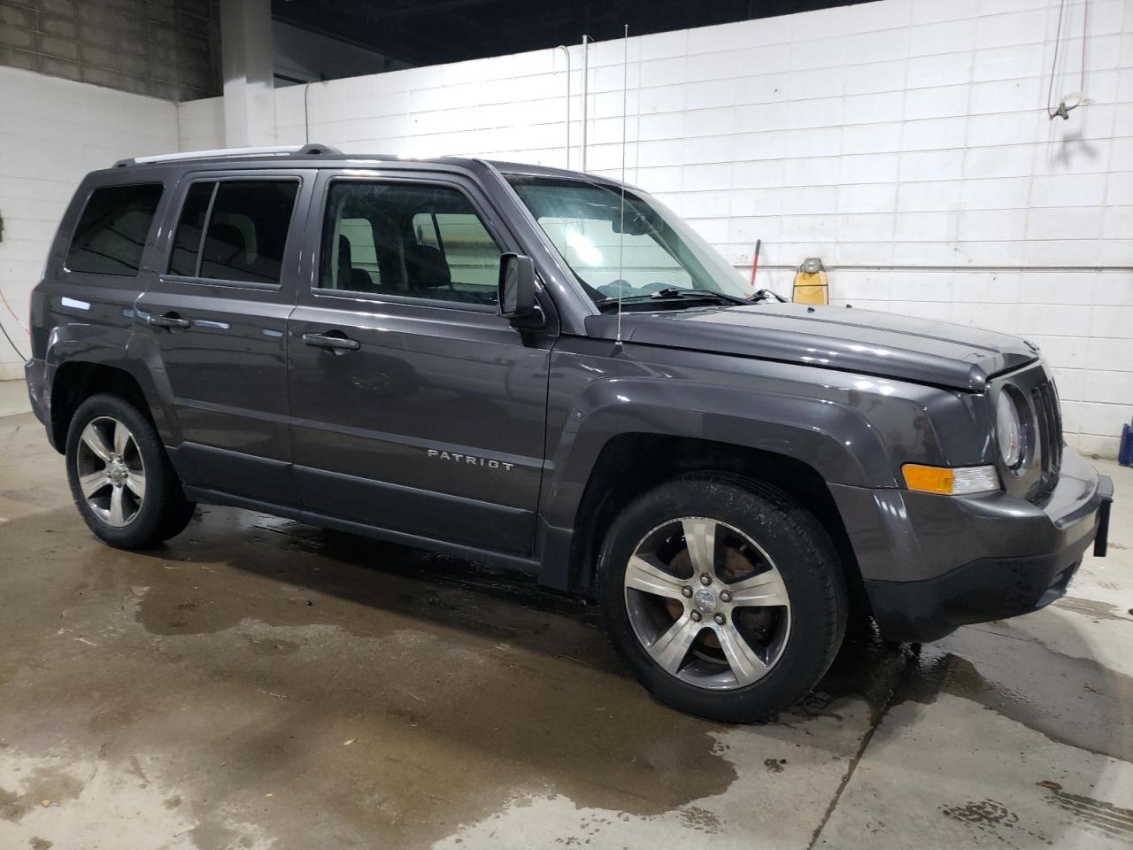 2016 Jeep Liberty (Patriot) - Image 4