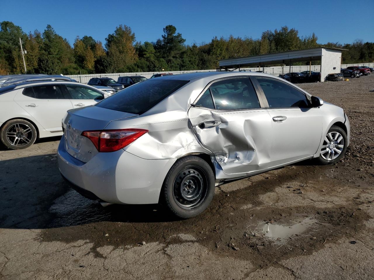 VIN 2T1BURHE0JC964719 2018 TOYOTA COROLLA no.3