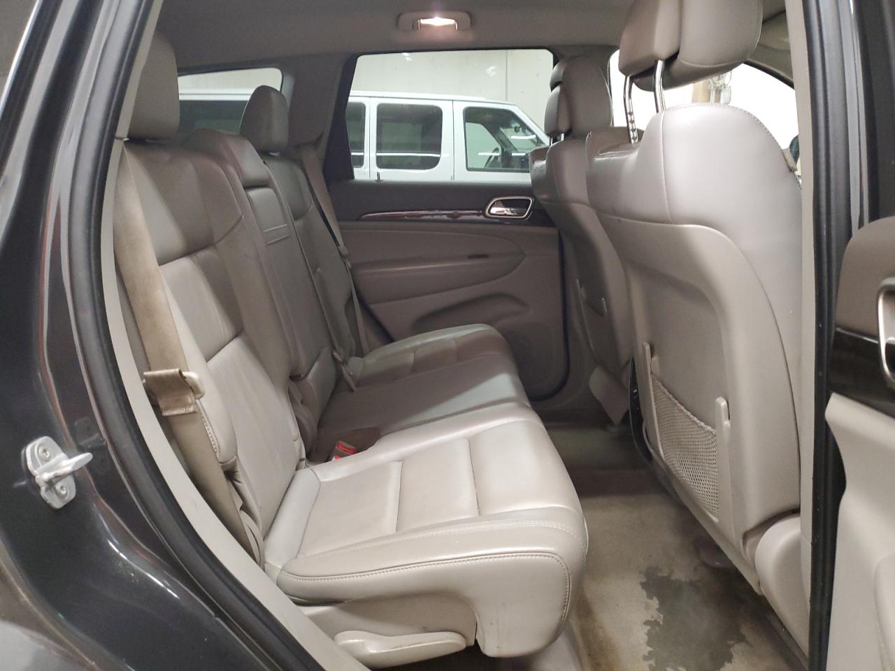 2011 Jeep Grand Cherokee - Image 11