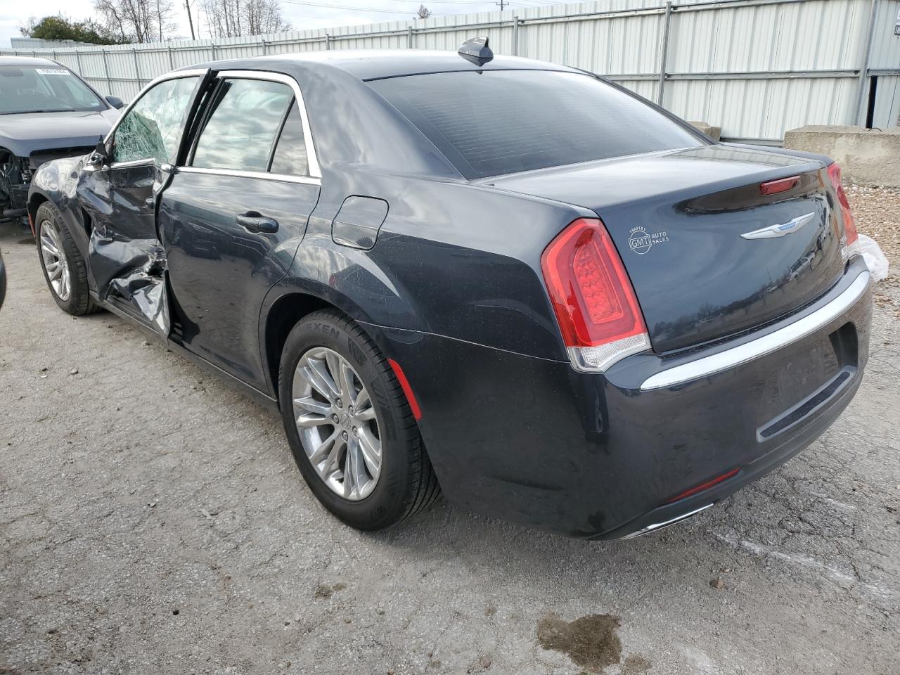 2018 Chrysler 300 - Image 2