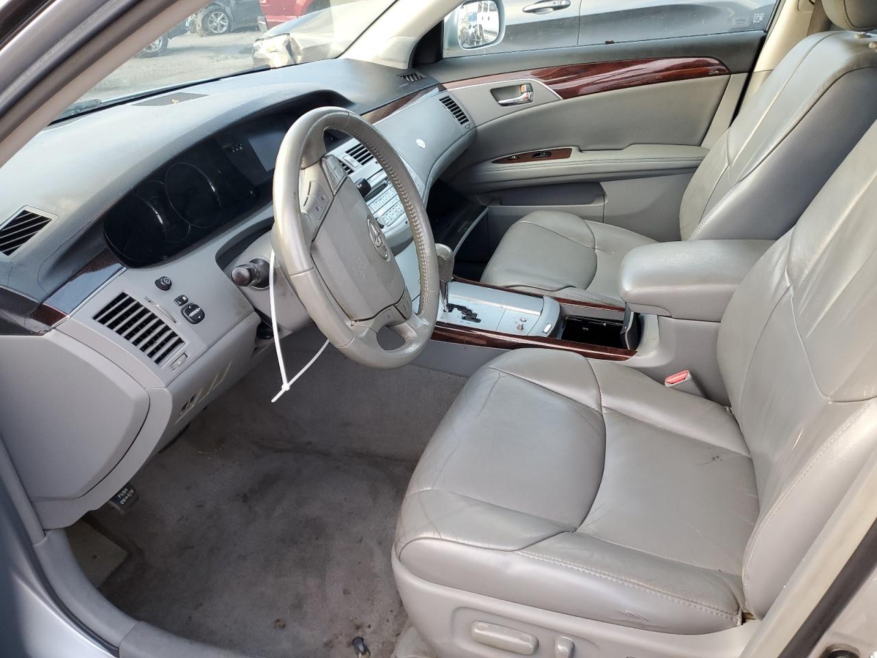 2009 Toyota Avalon - Image 7