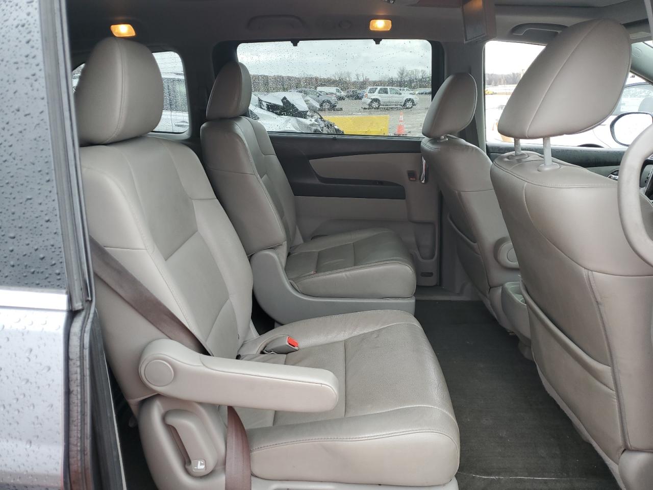 2014 Honda Odyssey - Image 11