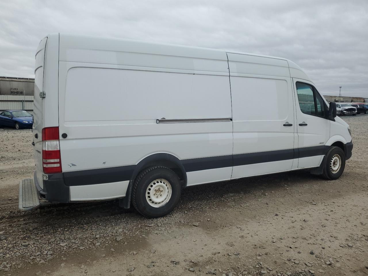 VIN WD3PE8DB4FP125474 2015 MERCEDES-BENZ SPRINTER no.3