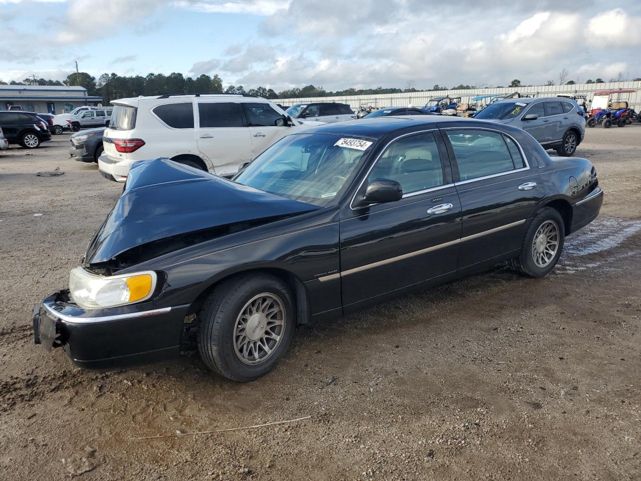 2001 Lincoln Town Car - Image 1