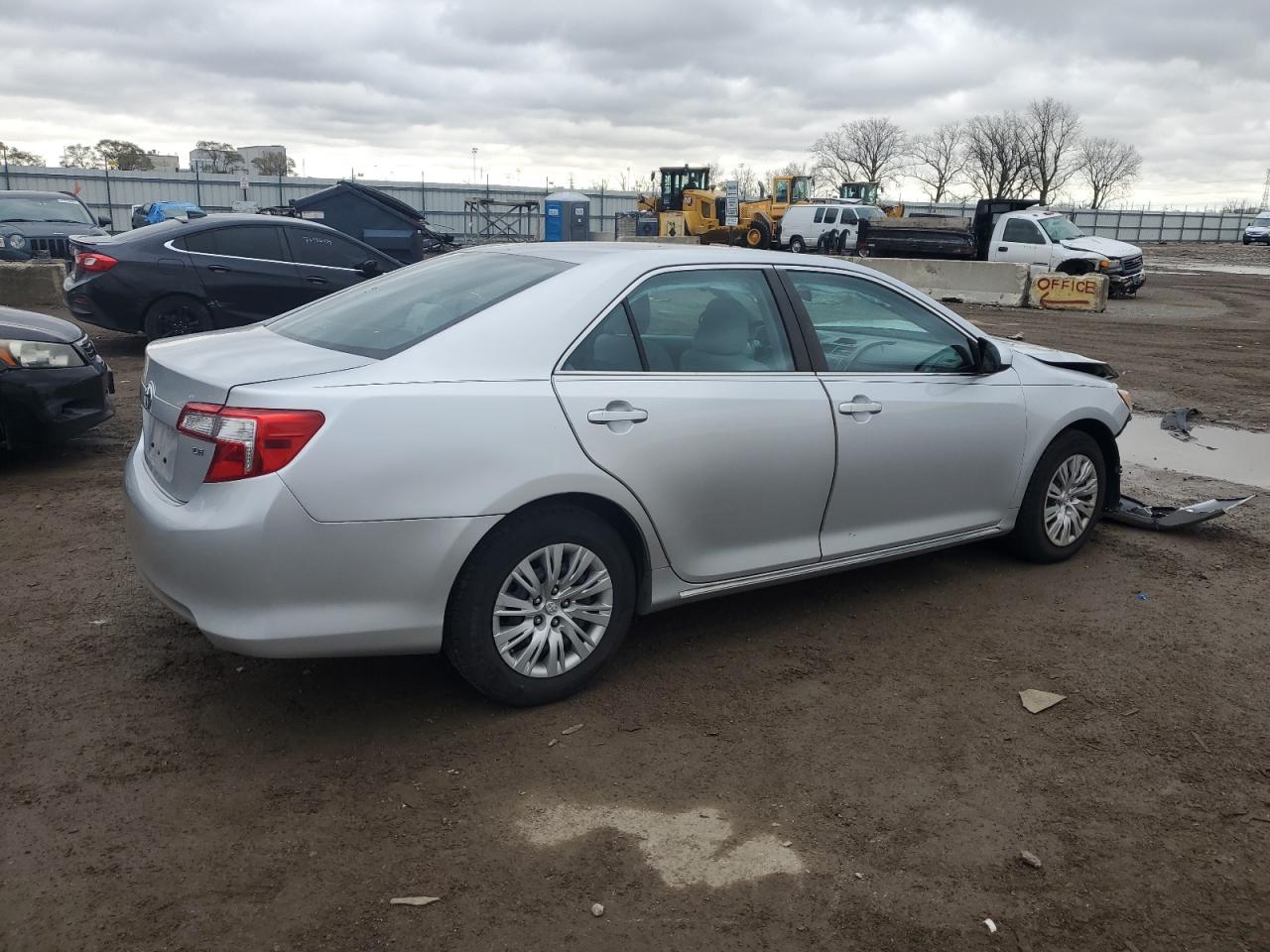 VIN 4T4BF1FK7ER426212 2014 TOYOTA CAMRY no.3