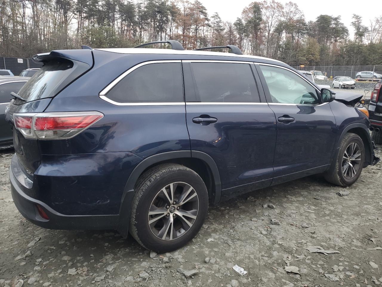 2016 Toyota Highlander - Image 3