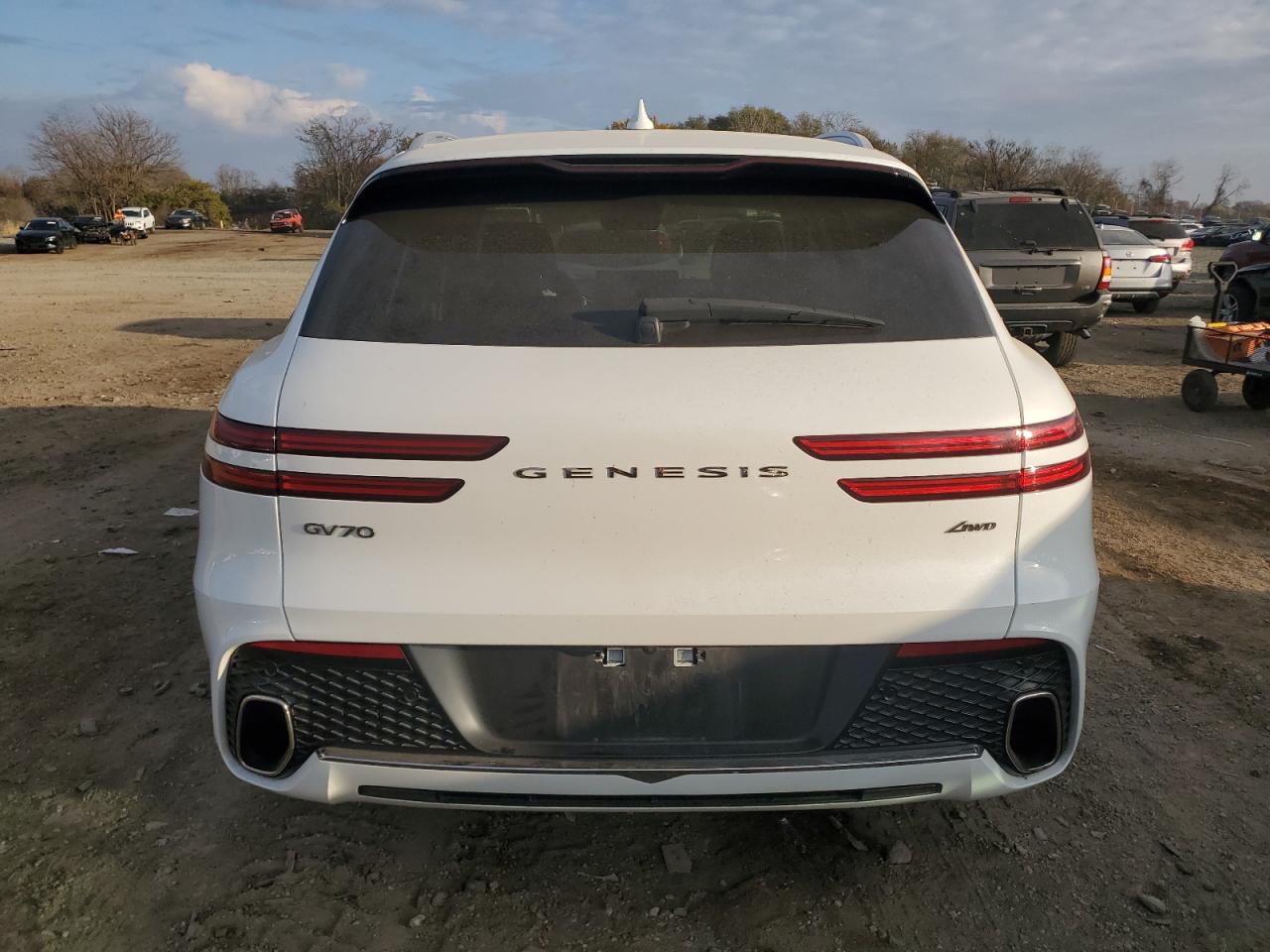 2022 Genesis GV70 - Image 6