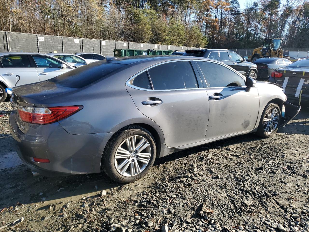 2015 Lexus ES - Image 3