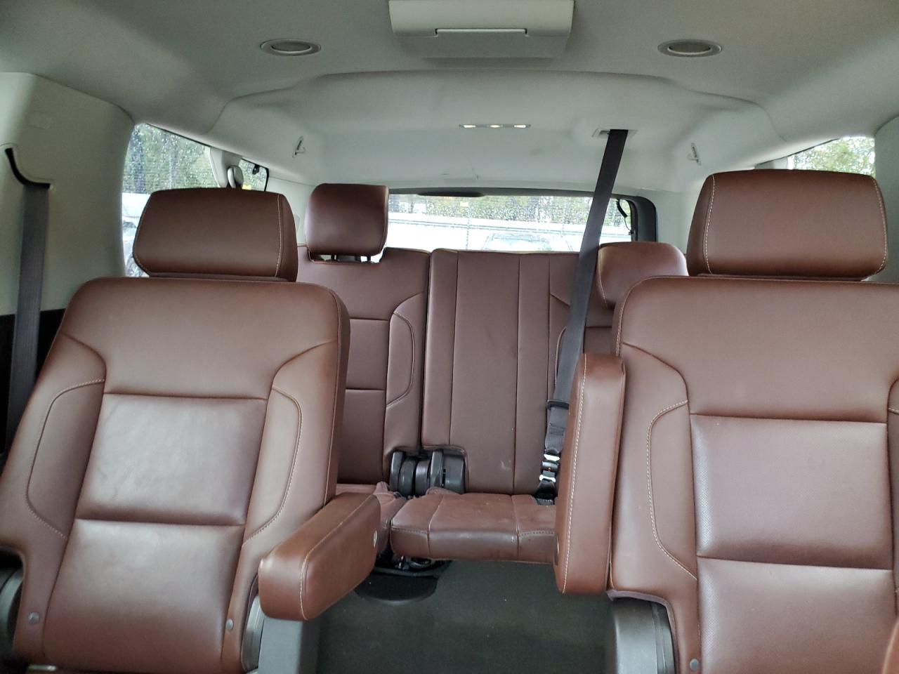 2016 Chevrolet Suburban - Image 10