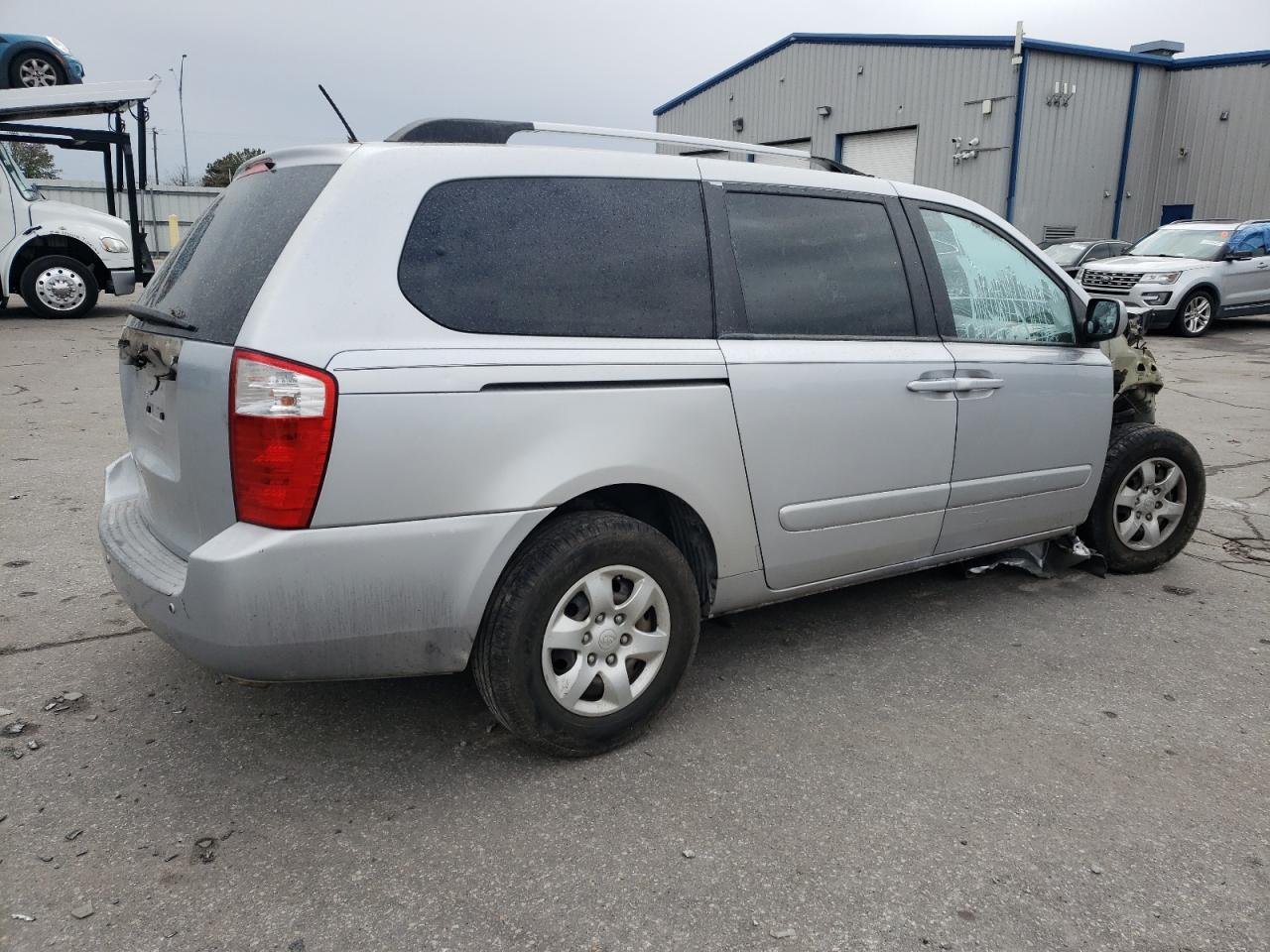 2010 Kia Sedona - Image 3