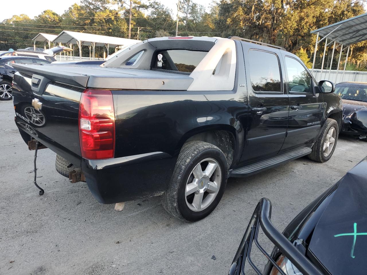 2007 Chevrolet Avalanche - Image 3