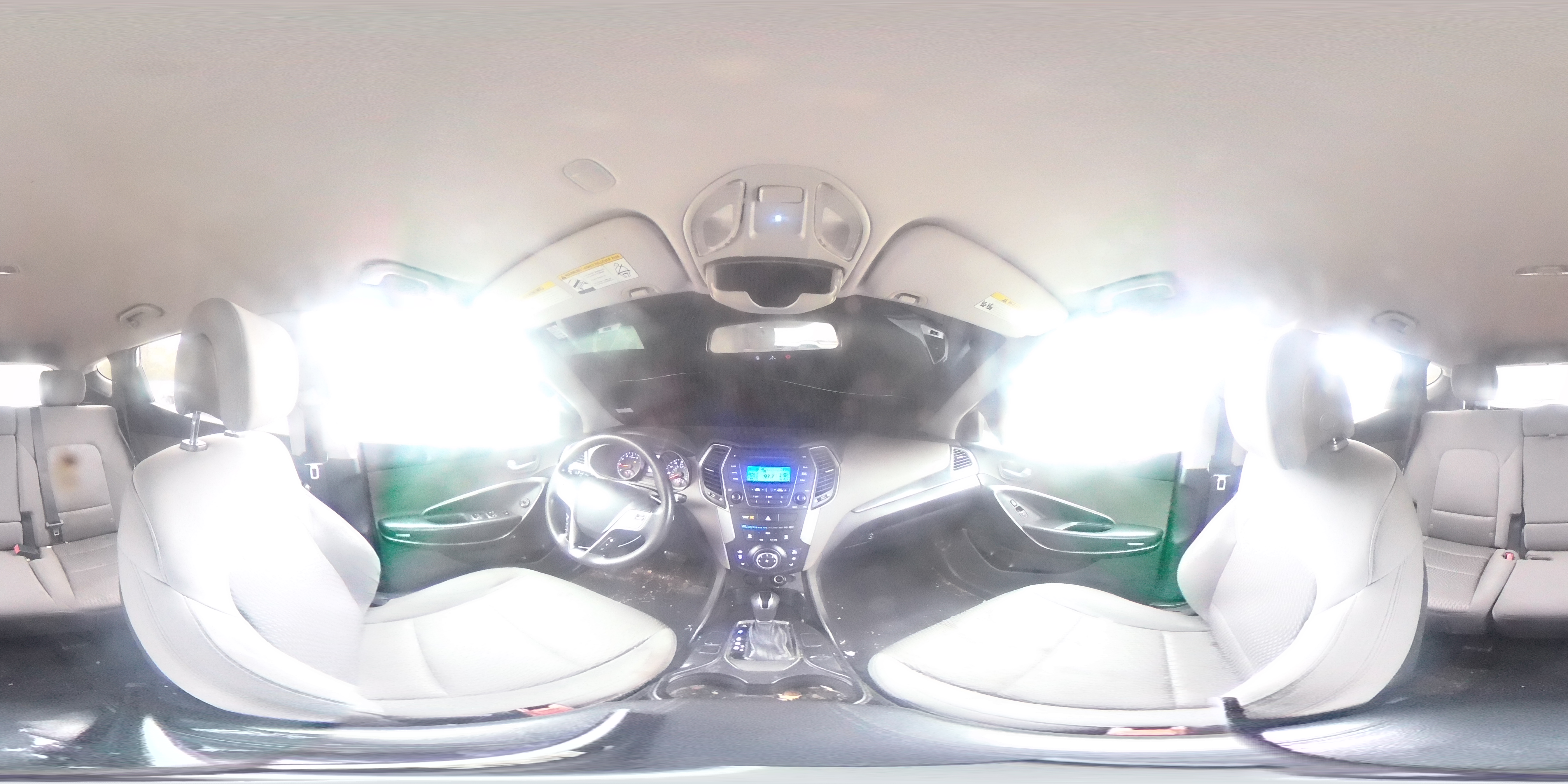 2013 Hyundai Santa Fe - Image 12