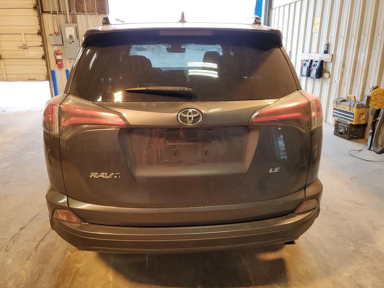 2018 Toyota Rav4 Le VIN: JTMZFREV5JD109711 Lot: 81672974