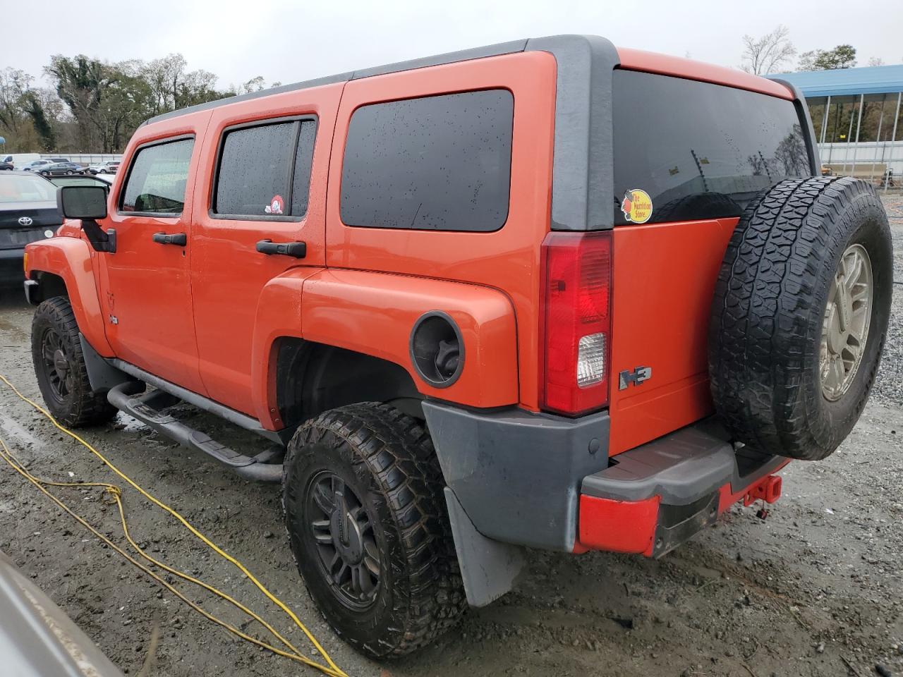 2009 Hummer H3 - Image 2