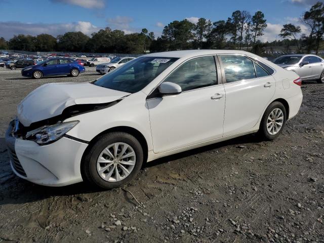  TOYOTA CAMRY 2015 Белы