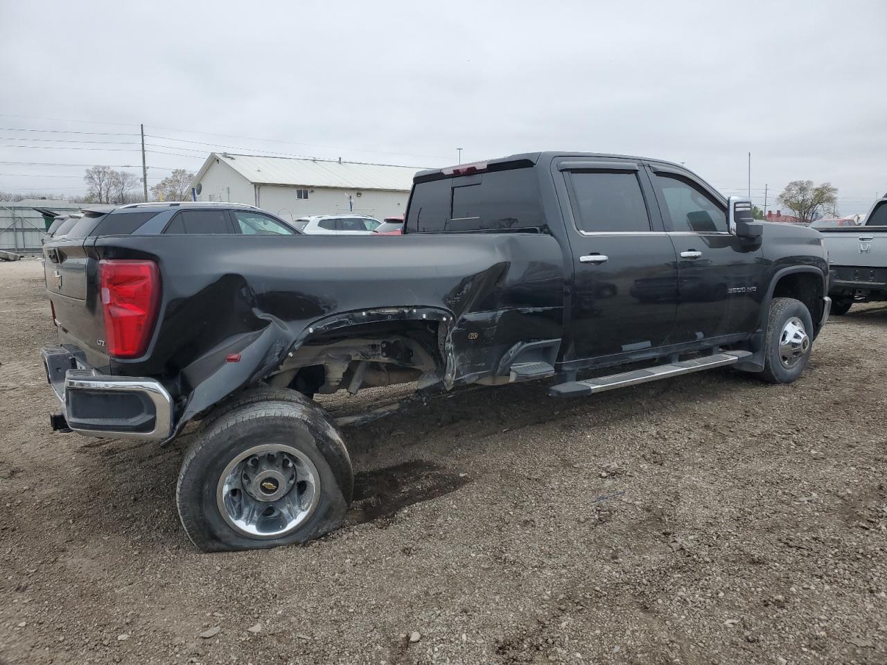 2022 Chevrolet Silverado - Image 3
