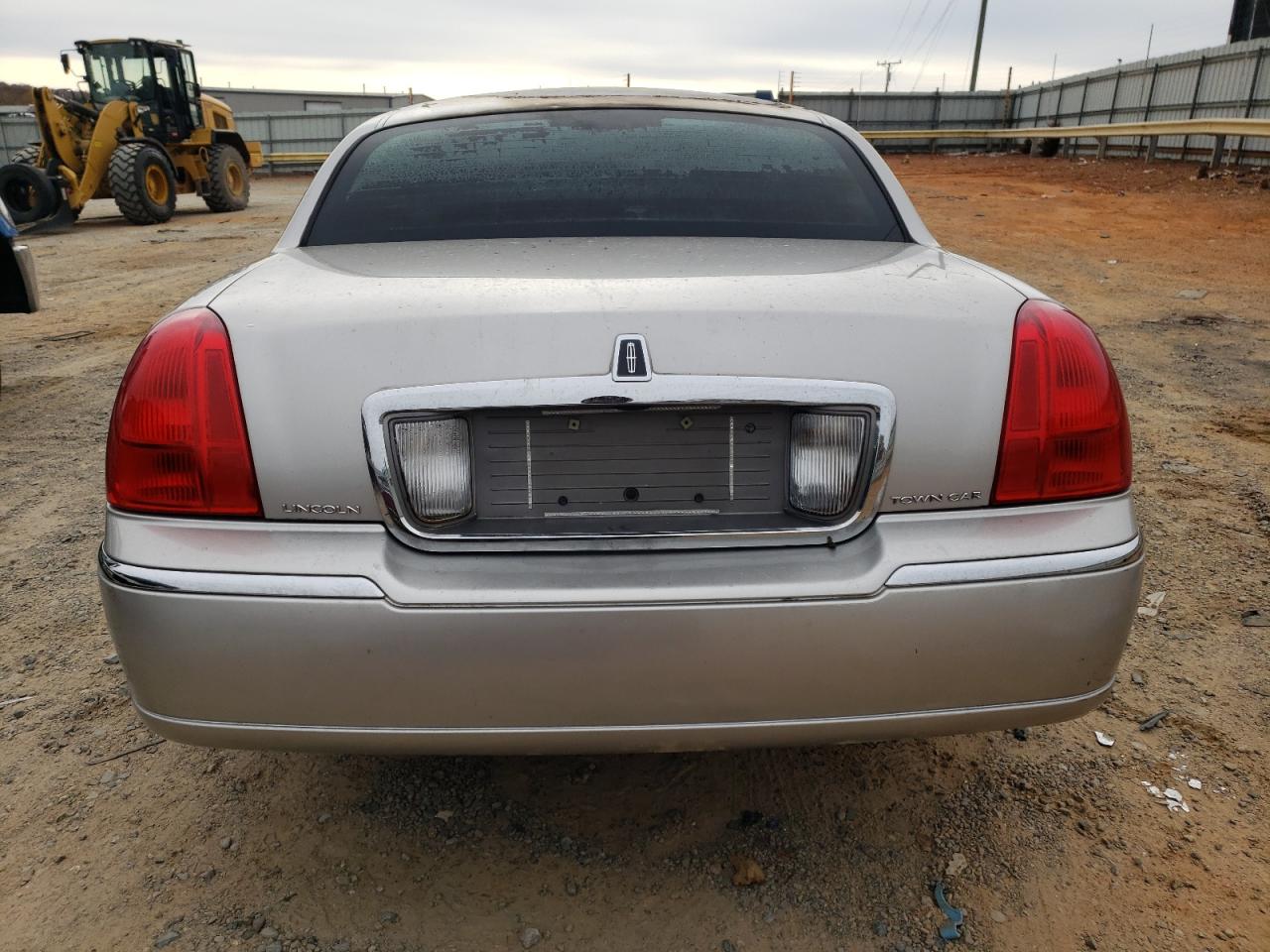 2010 Lincoln Town Car - Image 6