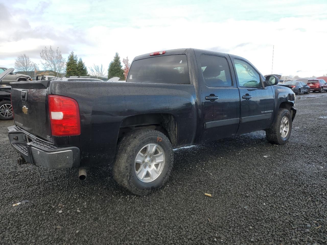 2007 Chevrolet Silverado - Image 3