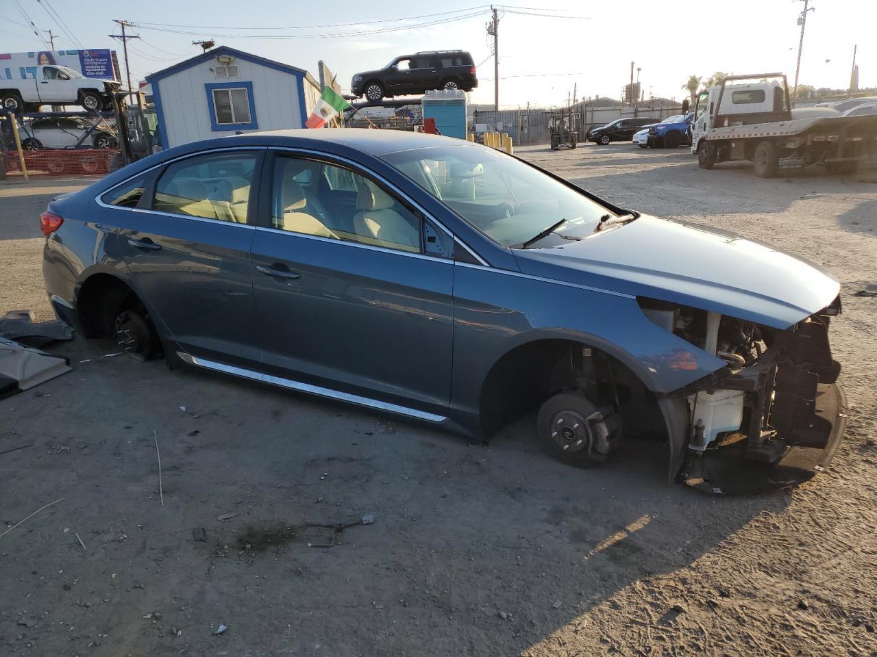 2017 Hyundai Sonata - Image 4