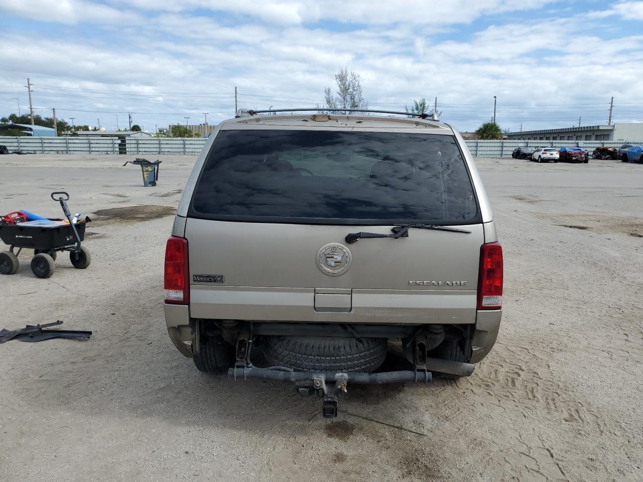 2003 Cadillac Escalade Luxury VIN: 1GYEC63T03R134328 Lot: 81111344