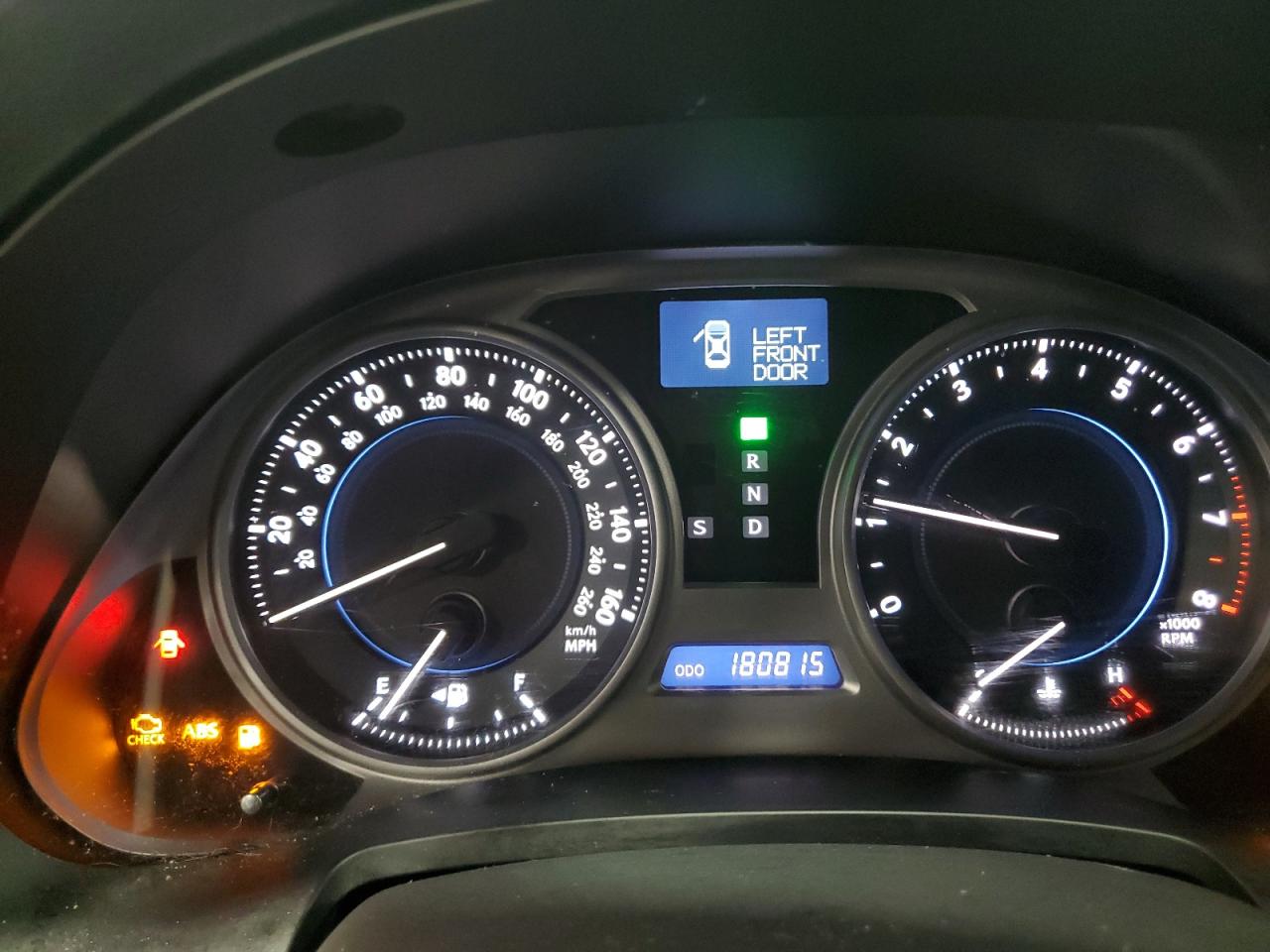 2010 Lexus IS - Image 9