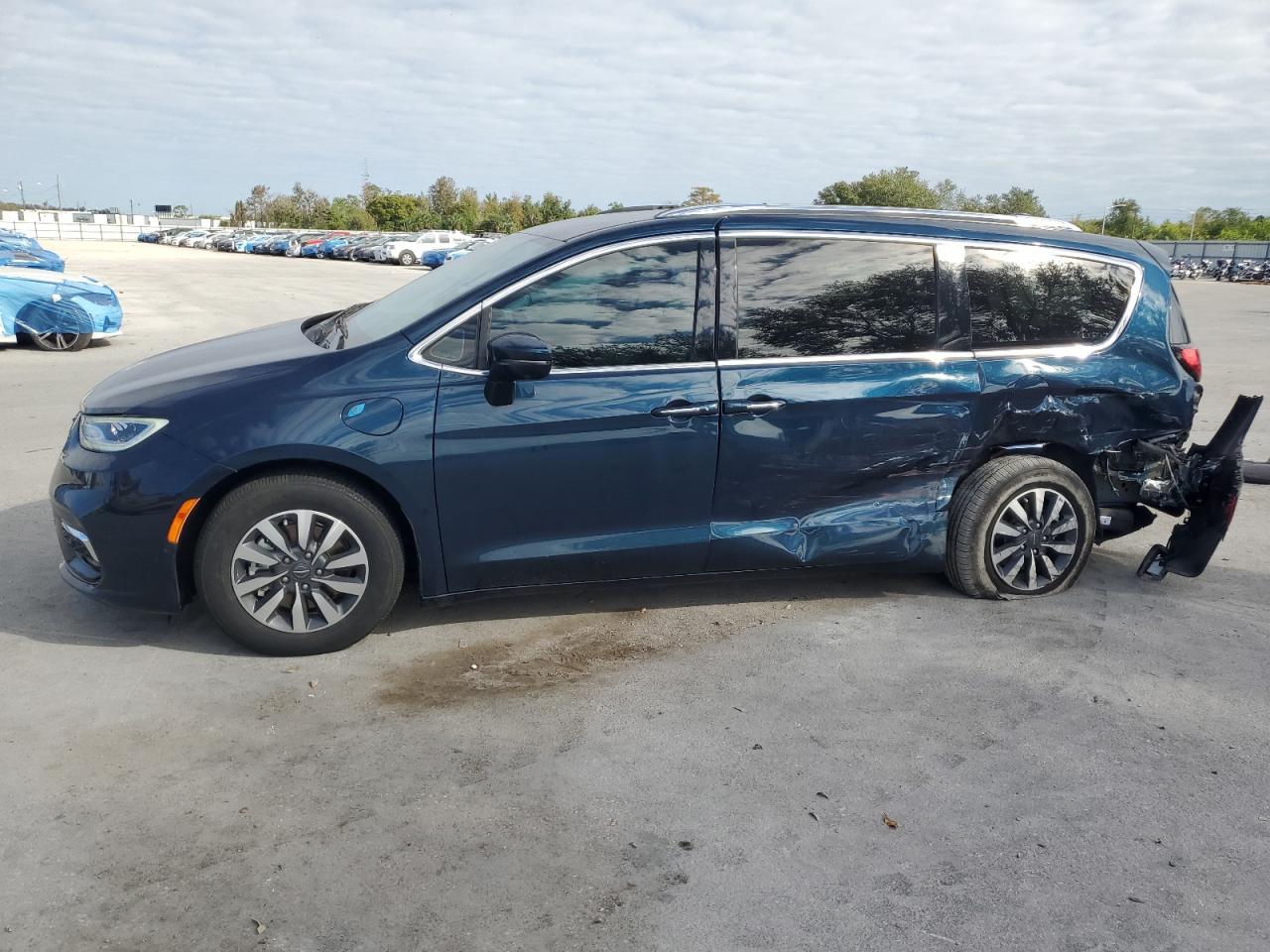 2021 Chrysler Pacifica - Image 1