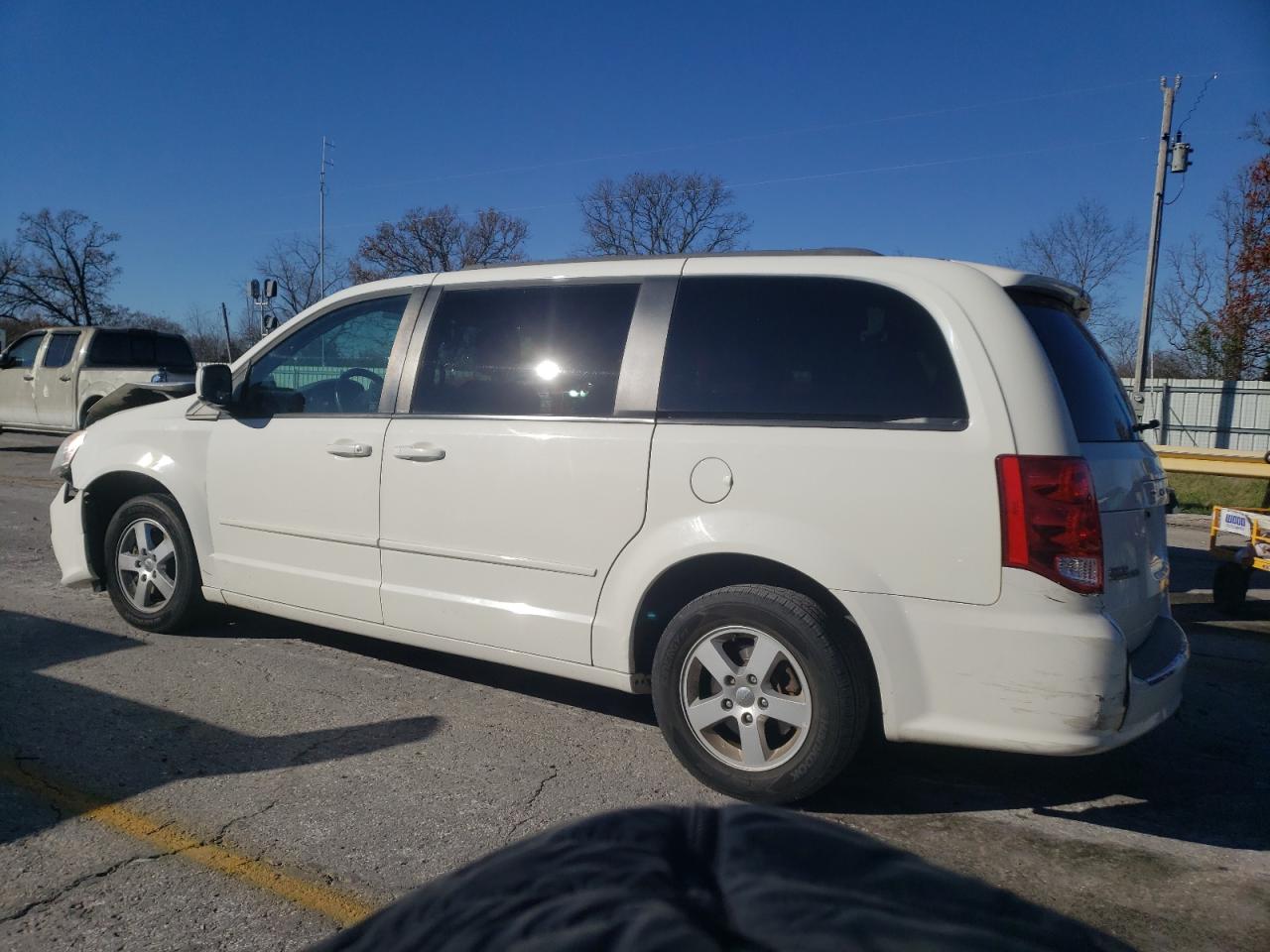 2013 Dodge Caravan - Image 2