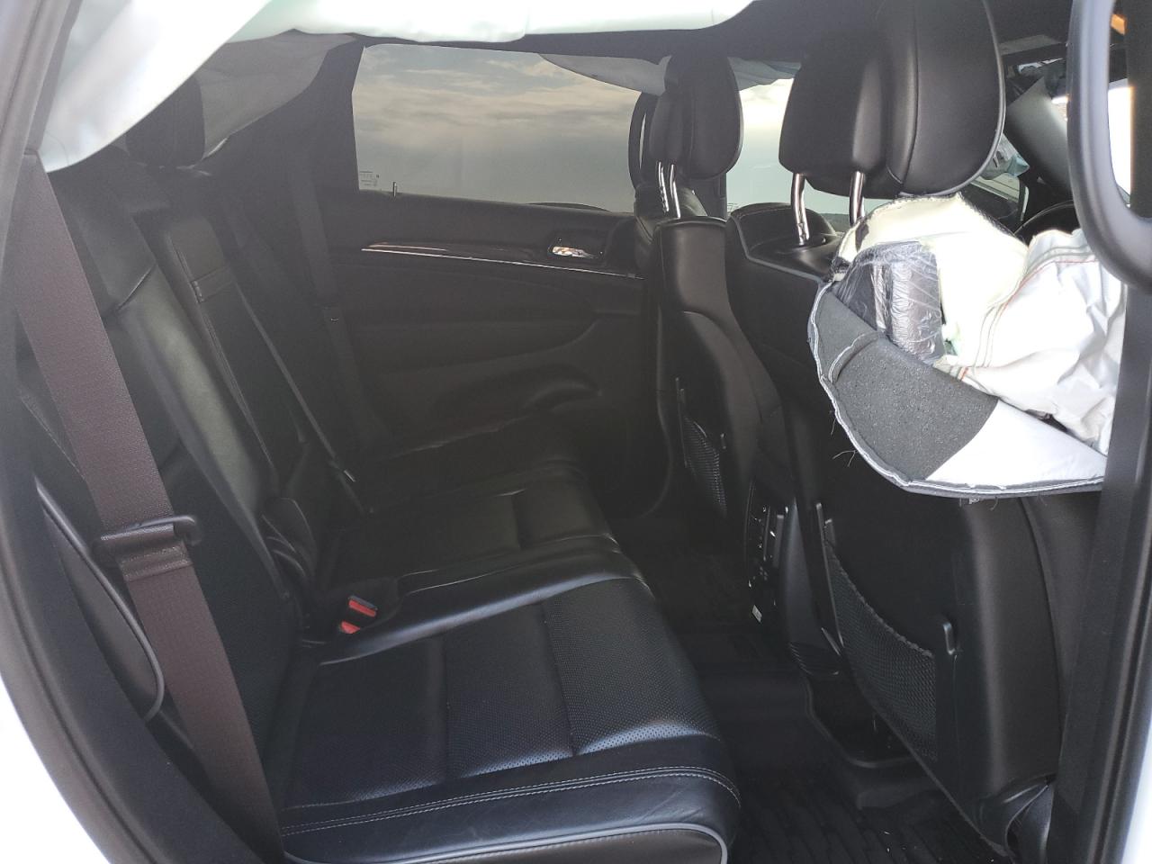 2019 Jeep Grand Cherokee - Image 11