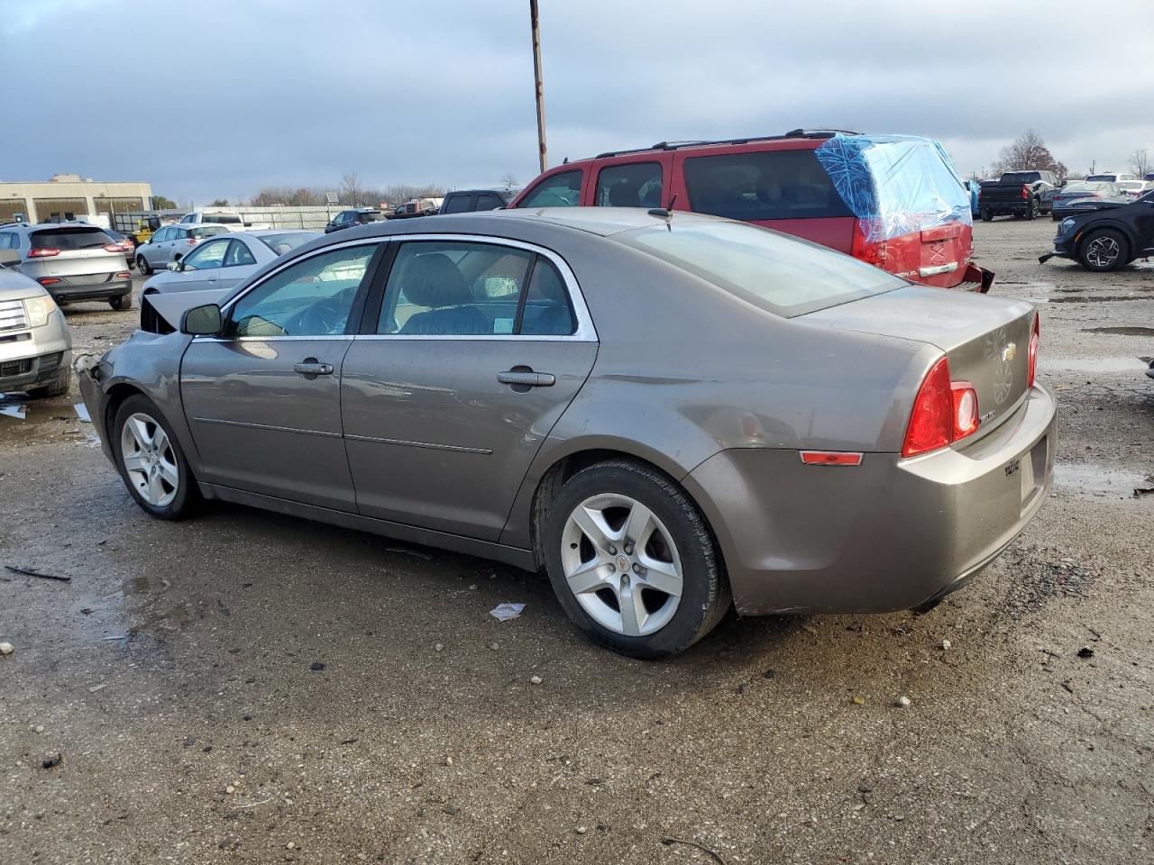 2011 Chevrolet Malibu - Image 2