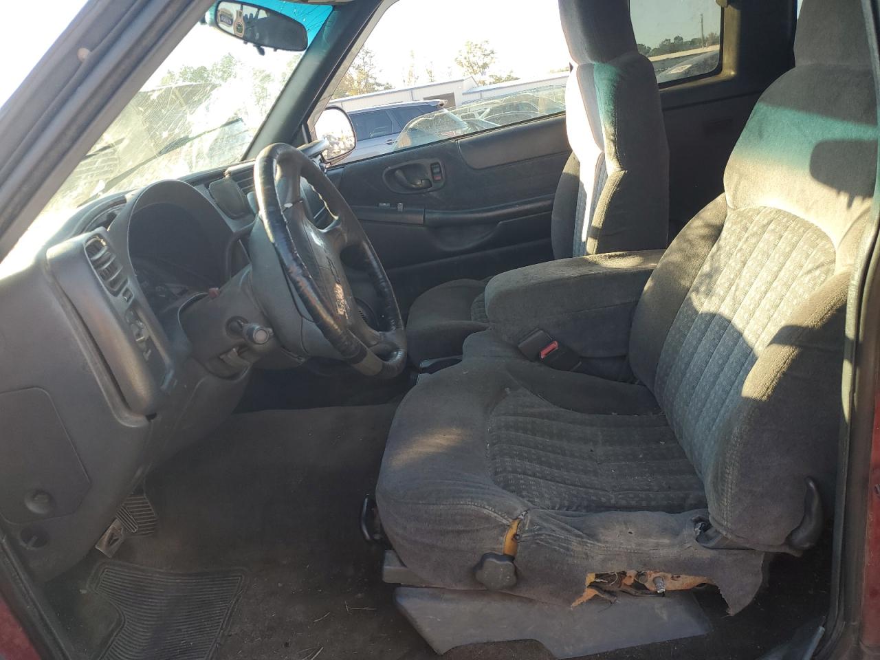 1998 Chevrolet S-10 Pickup - Image 7