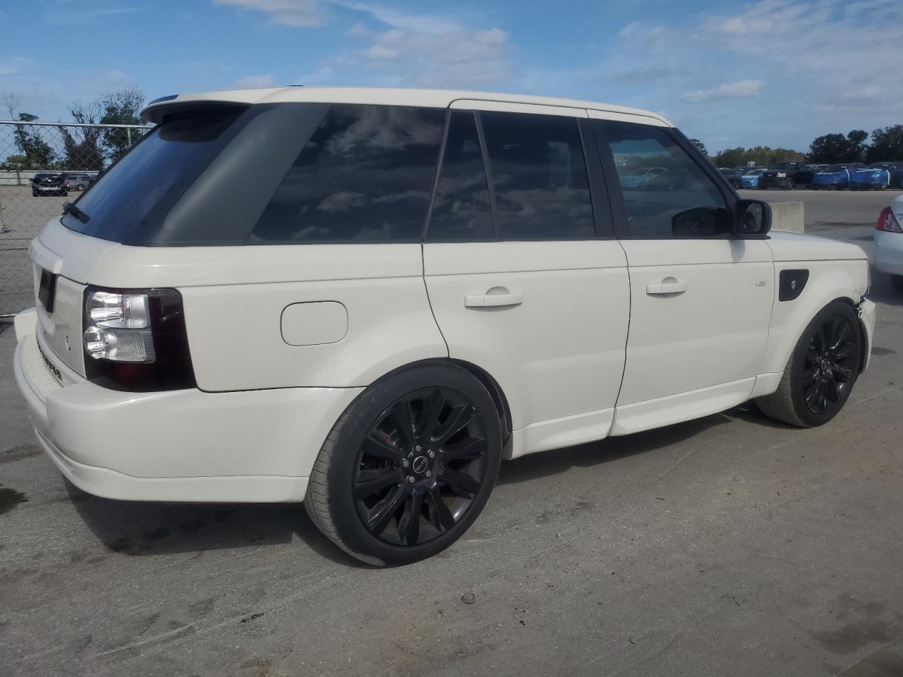 2009 Land Rover Range Rover - Image 3