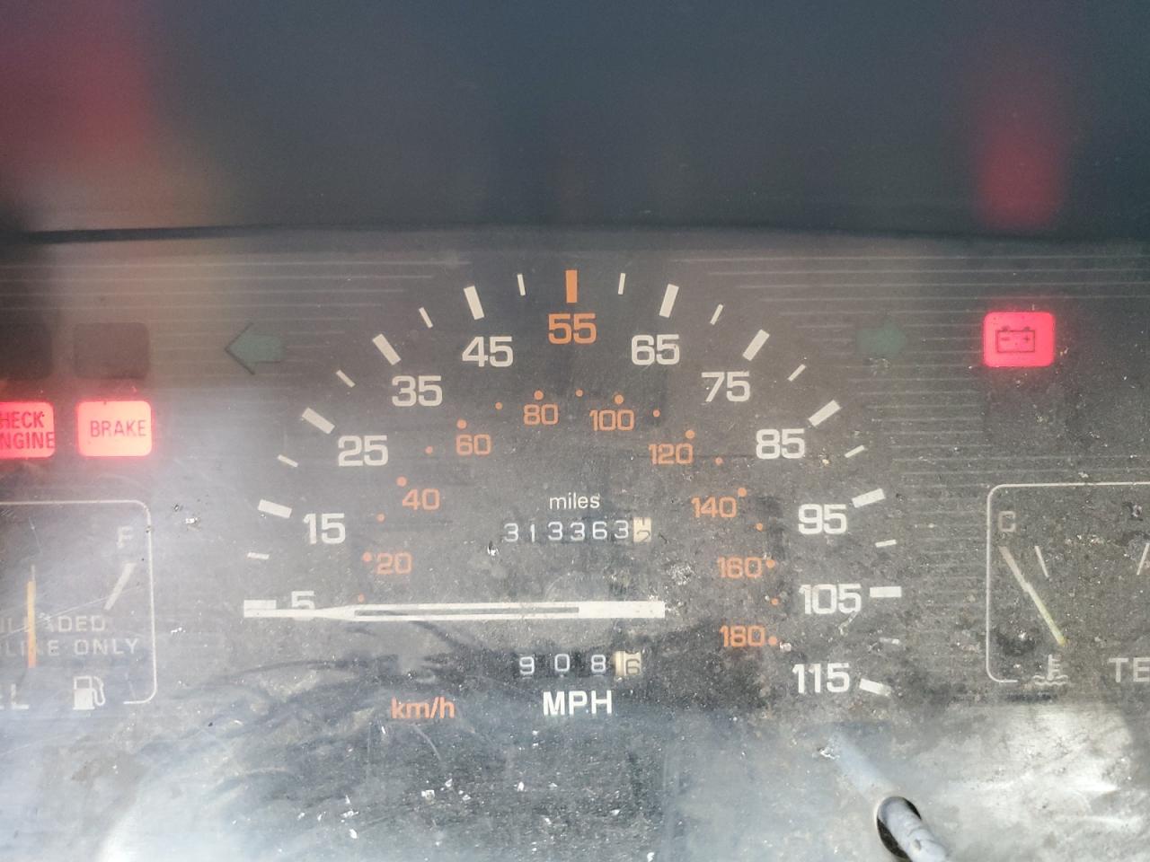 1993 Mitsubishi Mighty - Image 9